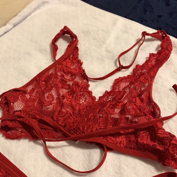 Lace Set - Picture 4 of 4